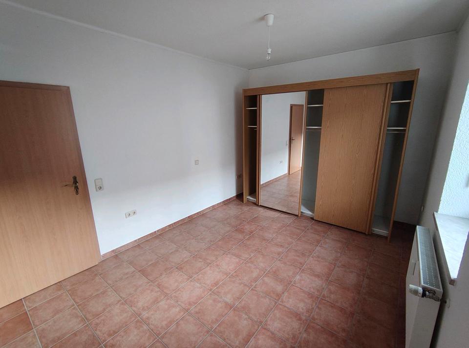 Thumbnail-Gepflegte Erdgeschosswohnung EBK , Carport, Saarblick