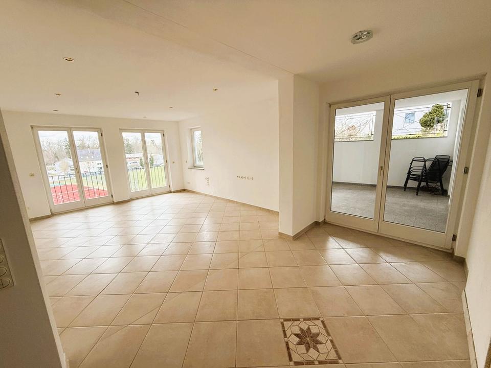 Thumbnail-Außergewöhnliche helle frisch renovierte 2 R. Whg im Herzen DLG