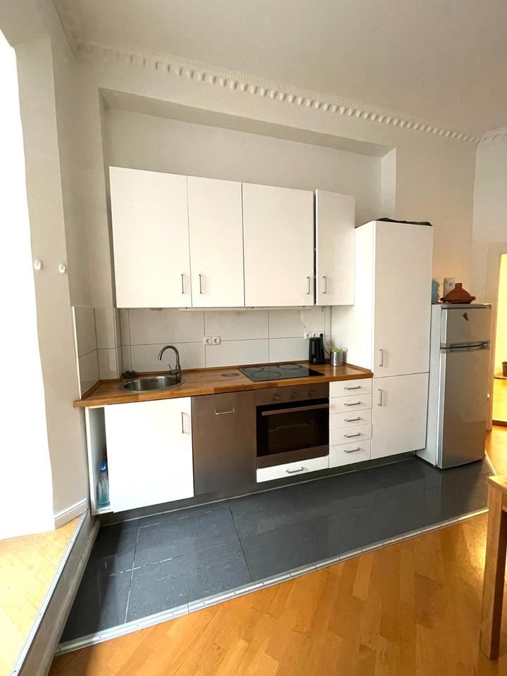 Thumbnail-Von privat: 5-Zimmer Altbauwohnung mitten in Eimsbüttel