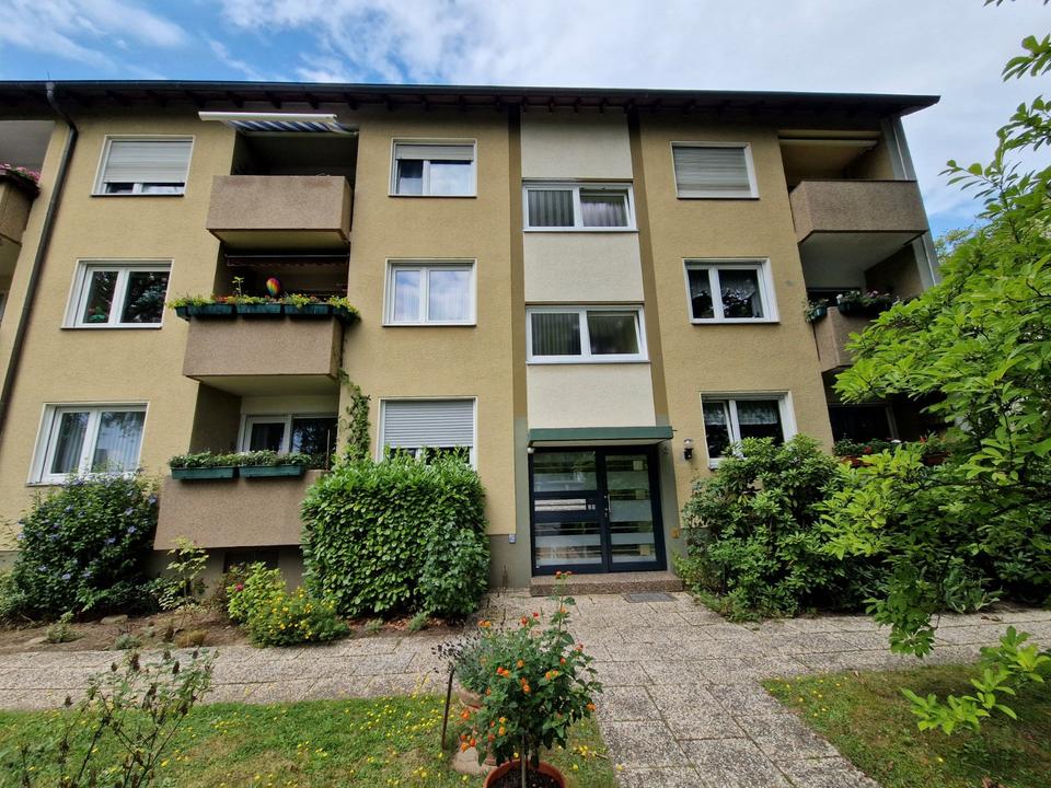 Thumbnail-Helle Gepflegte 2,5-Zimmer Wohnung mit Balkon und Garage