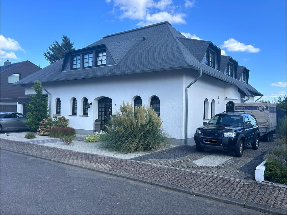 Thumbnail-Villa in Ruhigen Wohngebiet mit BürotraktEinliegerwohnung