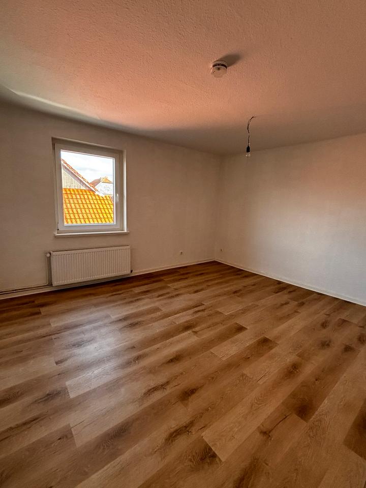 Thumbnail-Modernisierte 2 12-Zi.-Wohnung mit Einbauküche in Gronau-Betheln