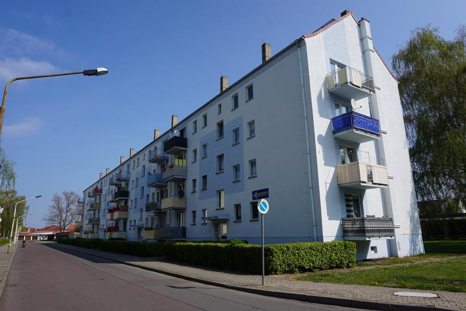 Thumbnail-Frisch saniert und clever geschnitten - 6-Zimmer-Wohnung mit Balkonen in Löderburg