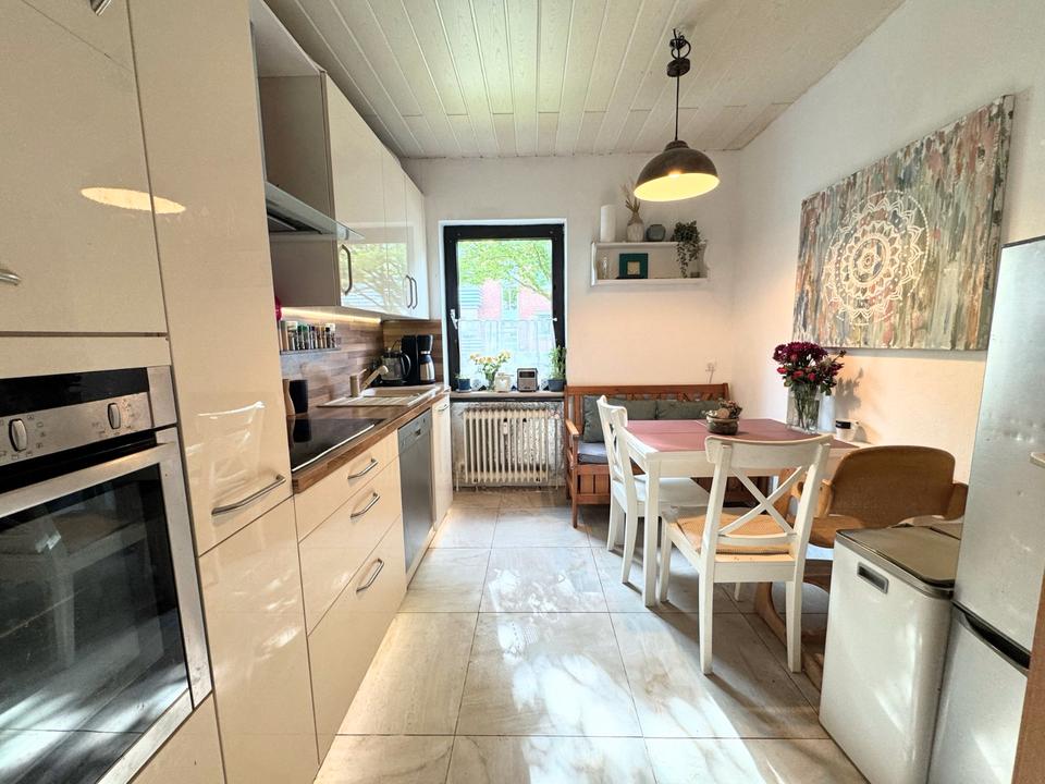 Thumbnail-Von Privat: 4-Zimmer-Wohnung (95m²) mit Loggia u. Garage