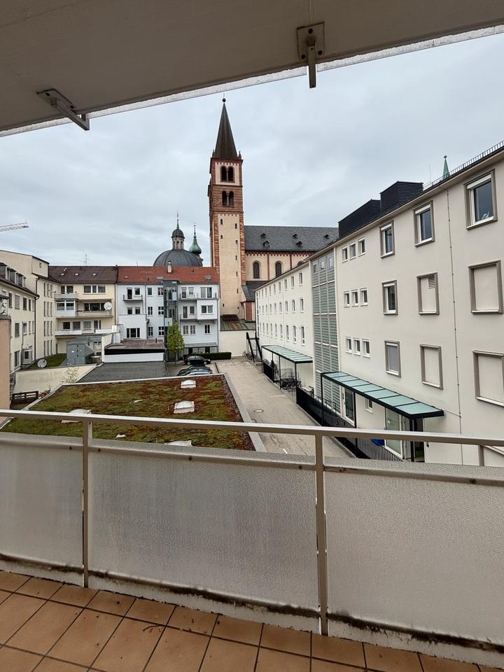 Thumbnail-Helle Altbau Wohnung mit Balkon in der Würzburger Altstadt