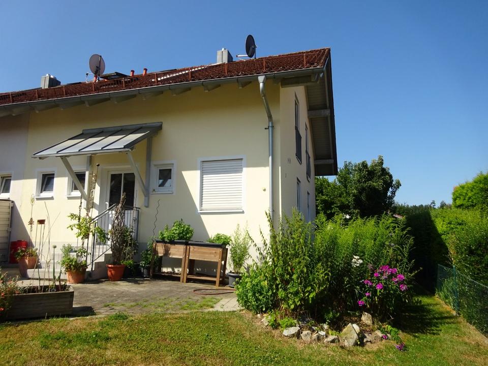 Thumbnail-Doppelhaushälfte mit sonnigem Garten für Anleger oder Selbstnutze