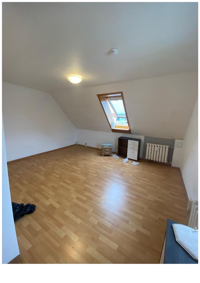 Thumbnail-(700) Gemütliche 1-Raum-Dachgeschosswohnung + großer 16 m² Kellerraum in Neubrandenburg