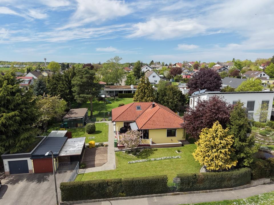 Thumbnail-Bungalow in Waldenburg | 900 m² Grundstück | Kamin | Einliegerop.