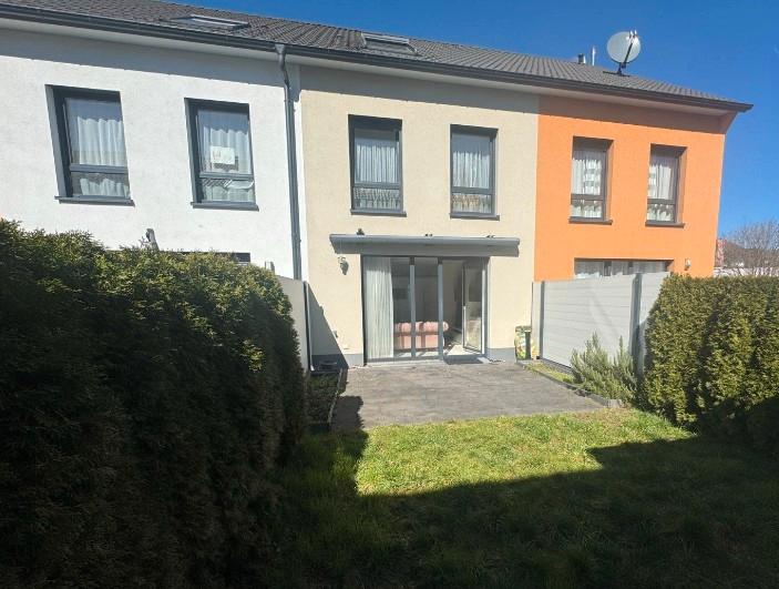 Thumbnail-Bestlage: Modernes Reihenhaus nähe Zentrum. Privatverkauf