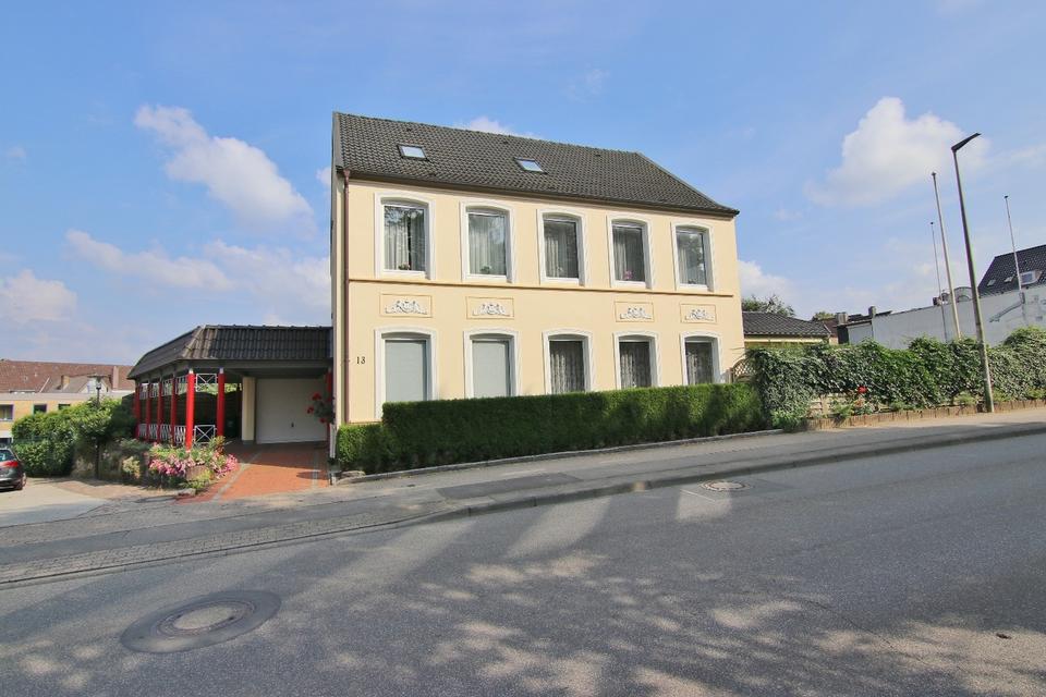 Thumbnail-Großzügige helle Altbau-Wohnung in Schleswig - Nähe Schloss Gottorf