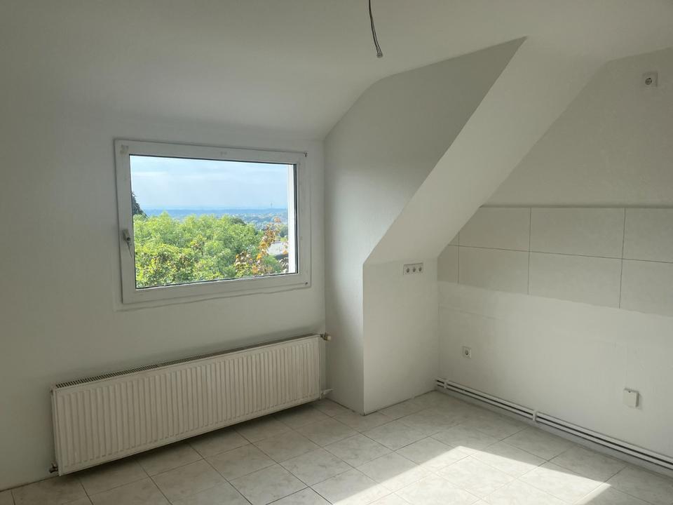 Thumbnail-Helle, frisch renovierte 3-Zimmer-Wohnung RS-Königstr.