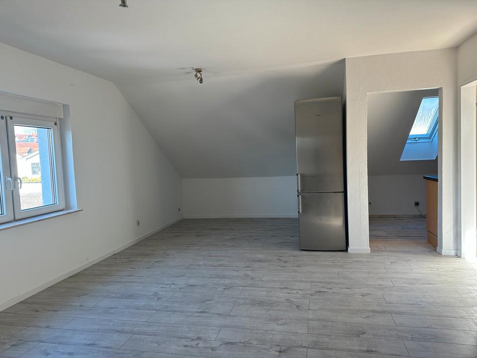 Thumbnail-3ZKB Dachgeschosswohnung in Schwalbach Elm