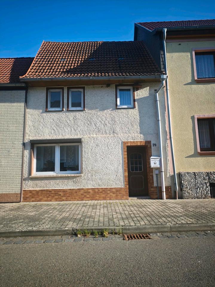 Thumbnail-Charmantes Reihenmittelhaus mit Scheune und Platz in Hohlstedt.