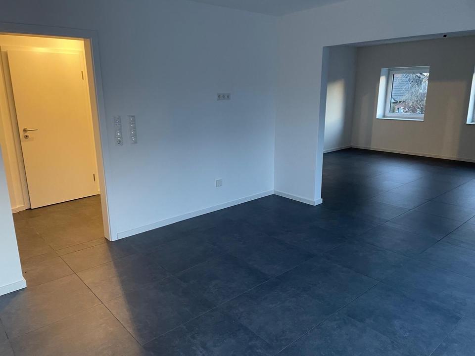 Thumbnail-4 Zimmer + Küche + Bad mit großzügigen Balkon Wohnung
