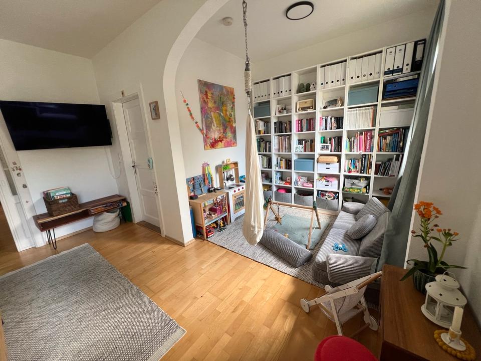 Thumbnail-Zur Zwischenmiete -Familienfreundliche möblierte 4-Zimmer-Wohnung