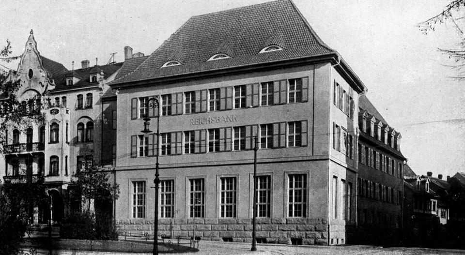 Thumbnail-Renovierte 1- Zimmer-Wohnung mit Blick auf das Theater Nordhausen