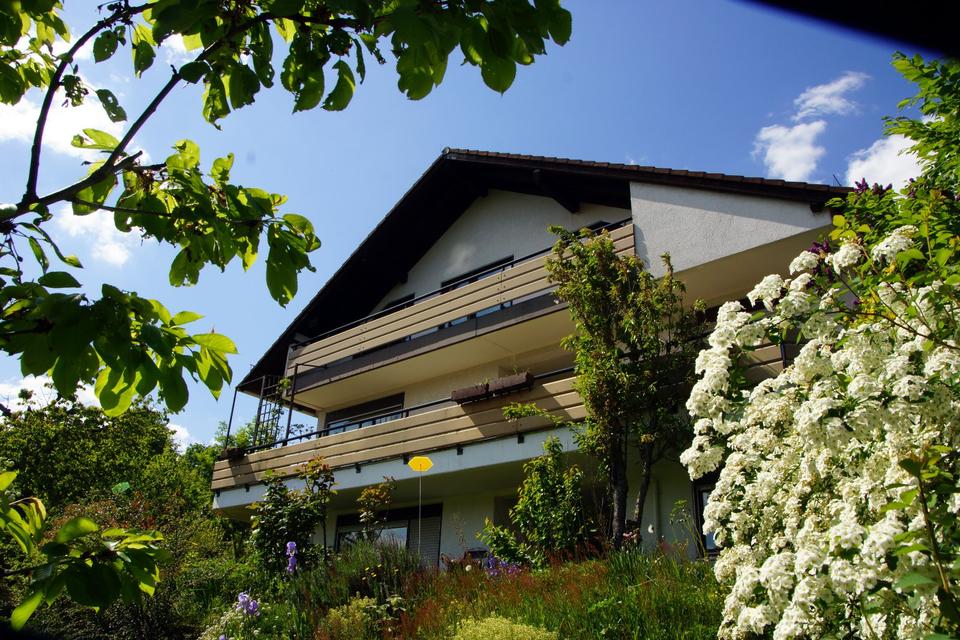 Thumbnail-Großes sonniges Einfamilienhaus m. ELW - Tolle Aussicht, Garage