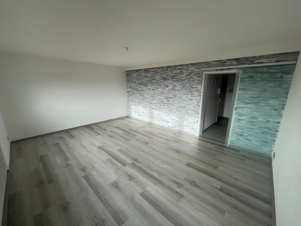 Thumbnail-Moderne 3-Zimmer-Wohnung mit Balkon, Garage & Keller in Rietheim