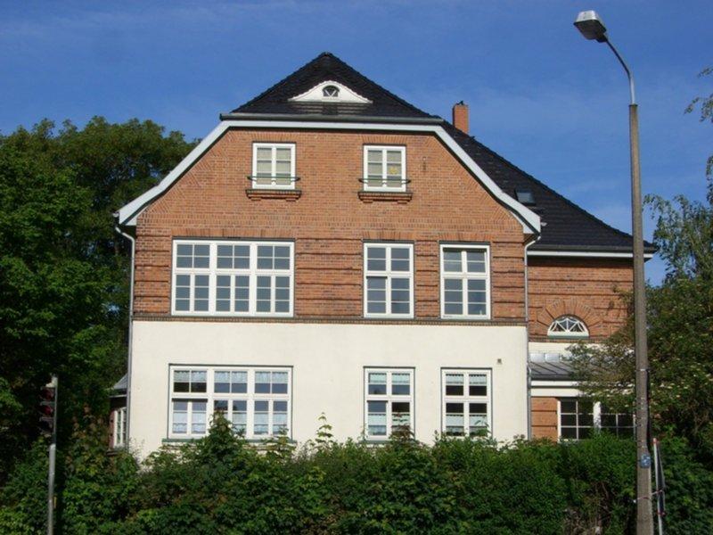 Thumbnail-Großzügige 3 Zimmer-Wohnung im Dachgeschoss in der Paulsstadt zu mieten!