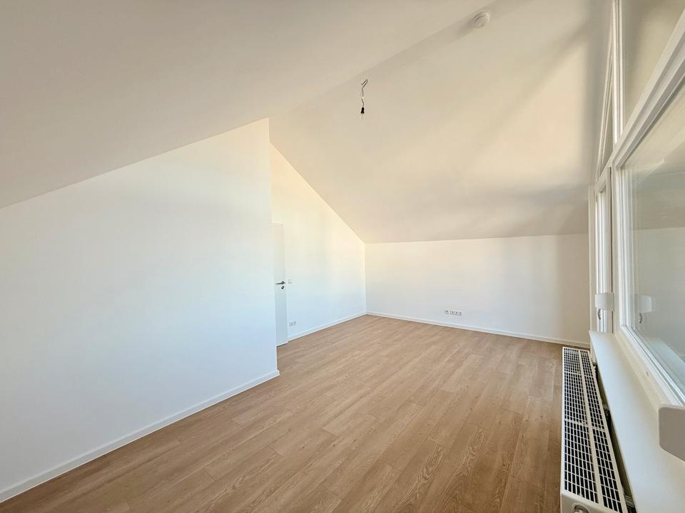 Thumbnail-DG-Wohnung zu vermieten nach Sanierung, Erstbezug!