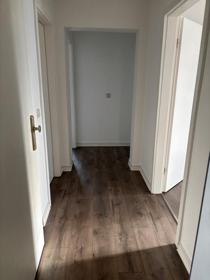 Thumbnail-Attraktive 2-Zimmer-Wohnung mit Balkon im Herzen von Eisenhüttenstadt