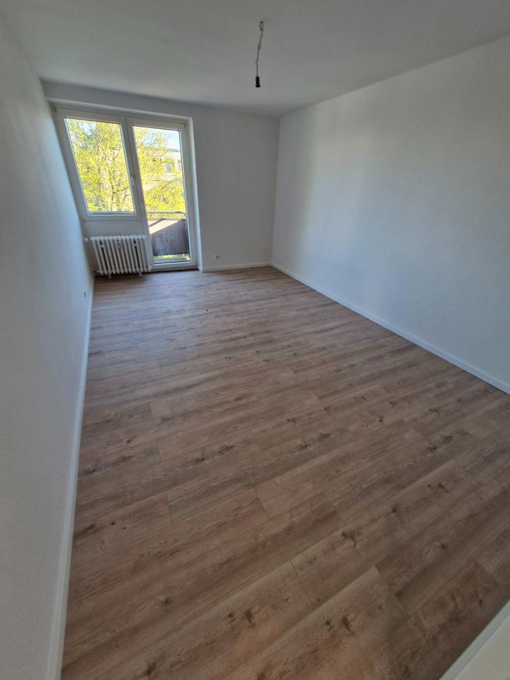 Thumbnail-Sanierte 3 Zimmer Wohnung im 2.Stock mit Balkon in Bad Nauheim