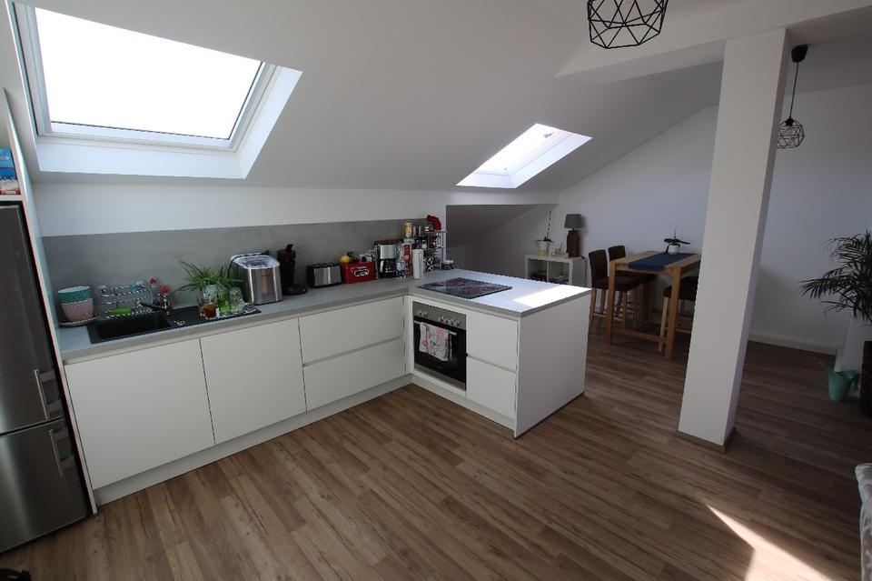 Thumbnail-Hochwertig renovierte Dachgeschosswohnung mit Einbauküche in der südlichen Vorstadt von Koblenz!