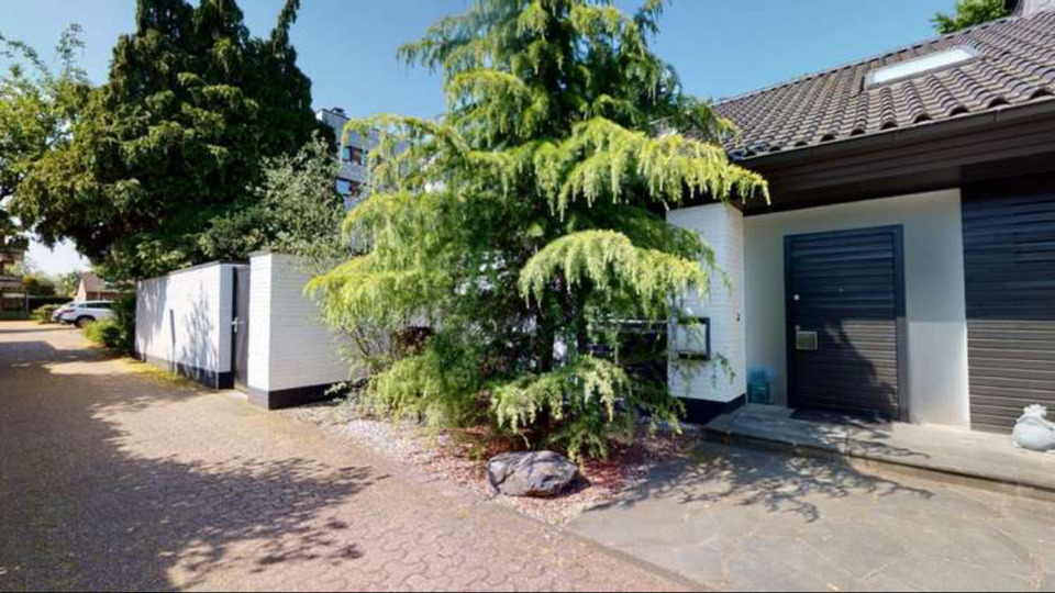 Thumbnail-Großzügiges freistehendes EFH mit viel Licht, großes Grundstück