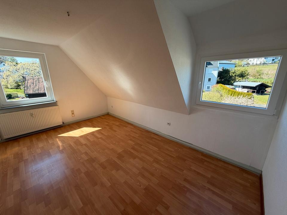 Thumbnail-Helle 2 Zimmer Dachgeschoss-Wohnung
