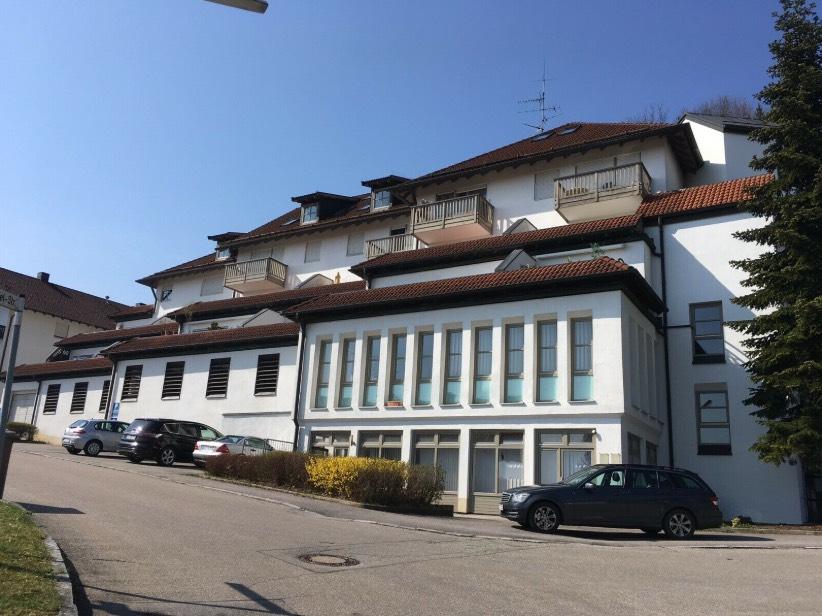 Thumbnail-Möblierte 1-Zimmer-Dachgeschosswohnung ab 01.04