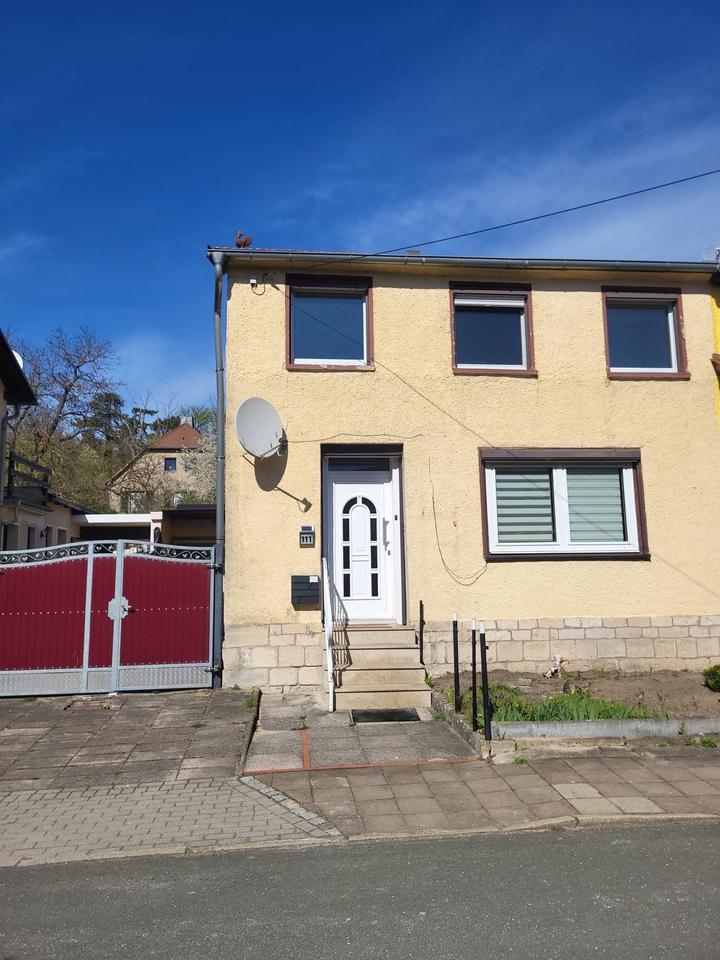 Thumbnail-Doppelhaushälfte mit Garage -sehr geeignet für Familien