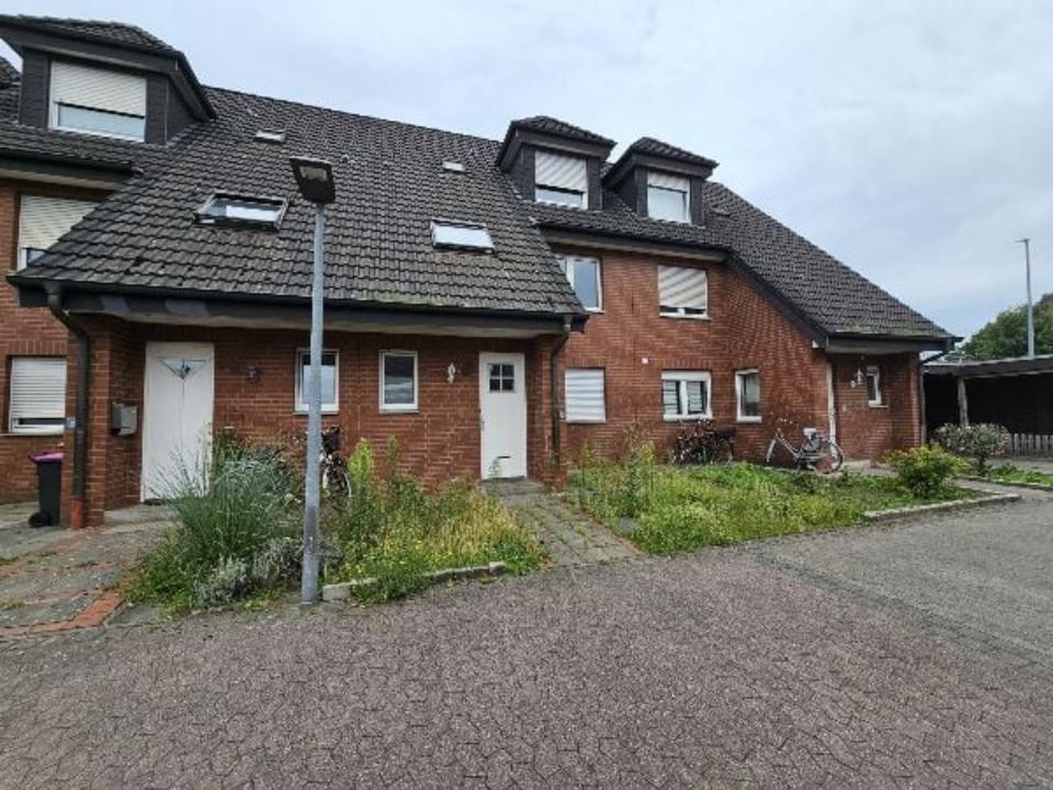 Thumbnail-Reihenhaus 6 Zimmern, davon 4 Schlafzimmer, 2 Bäder, Carport,