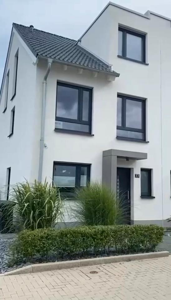 Thumbnail-Doppelhaushälfte in Bestlage Bochumer Süden 44795