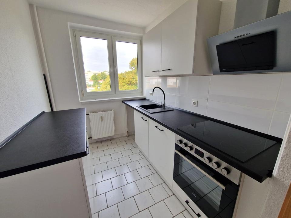 Thumbnail-4-Zimmer-Wohnung mit Einbauküche zu vermieten