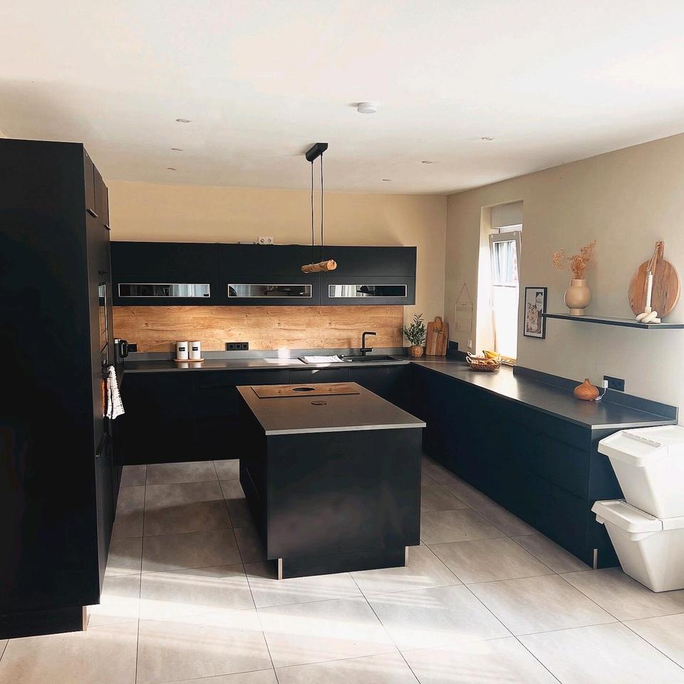 Thumbnail-freistehendes einfamilienhaus mit großen Grundstück