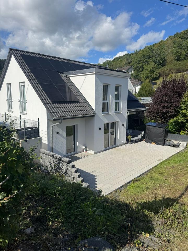 Thumbnail-Gehobener Neubau in Siegen-Eiserfeld mit Blick ins Grüne
