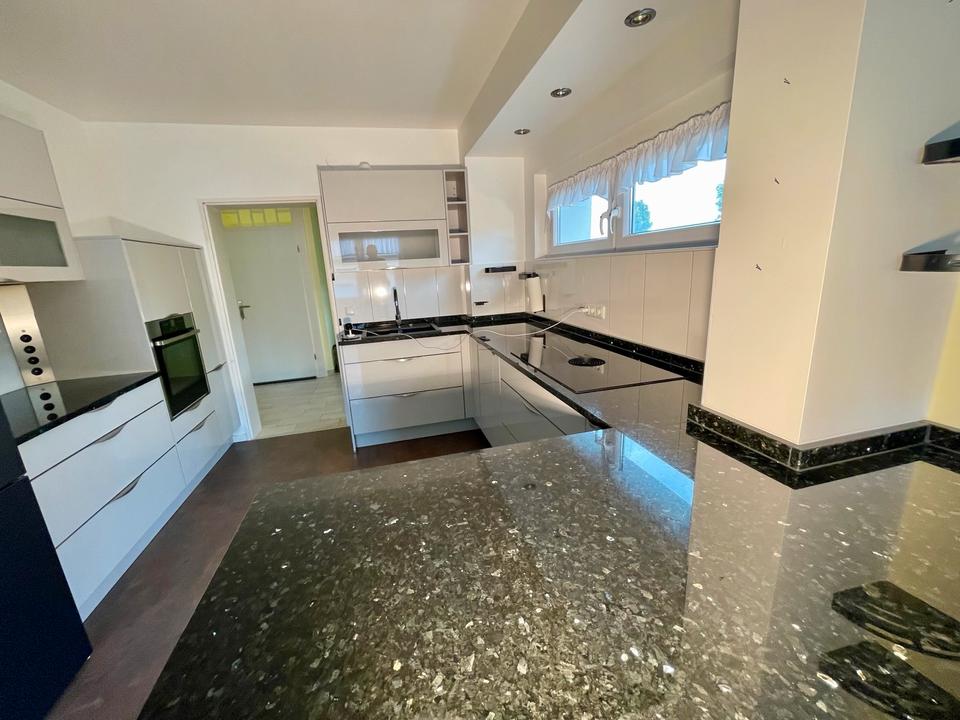 Thumbnail-Einzugsfertige, zentral und ruhig gelegene 5 Zimmer Wohnung