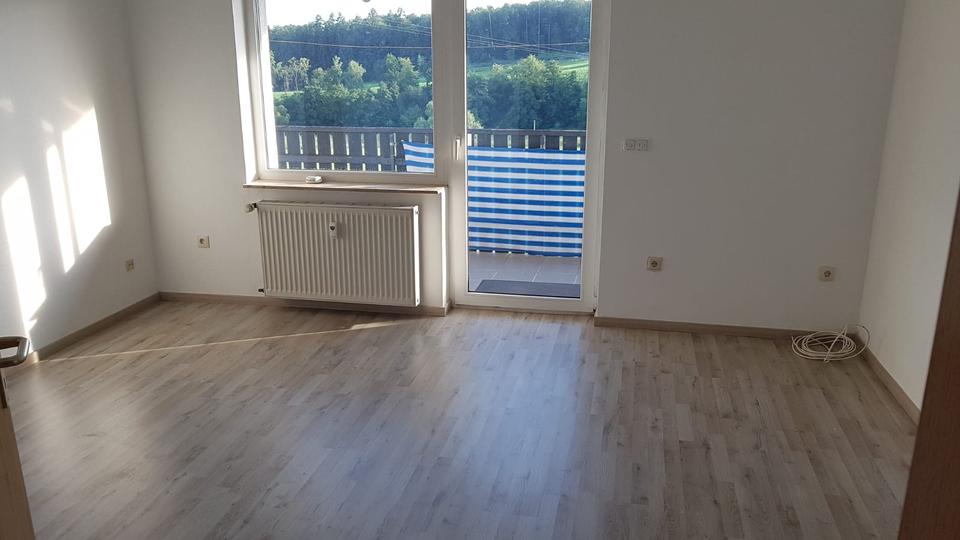 Thumbnail-63qm renoviert mit Blick ins Grüne - 2 Zimmer, Küche & Bad