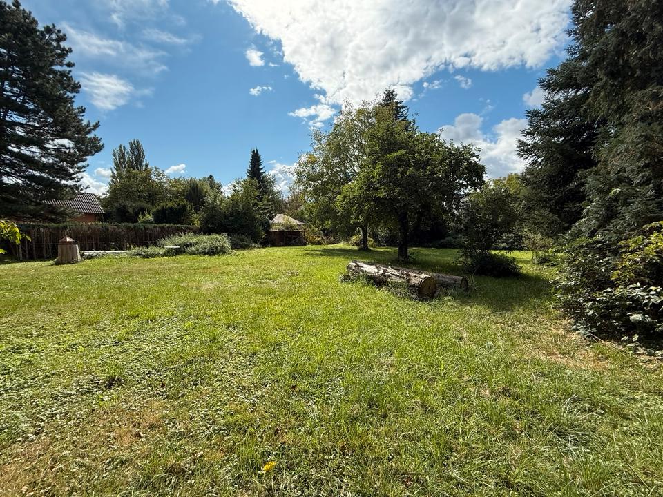 Thumbnail-Großes Kaufgrundstück mit großem Bauplatz in ruhigem Wohngebiet