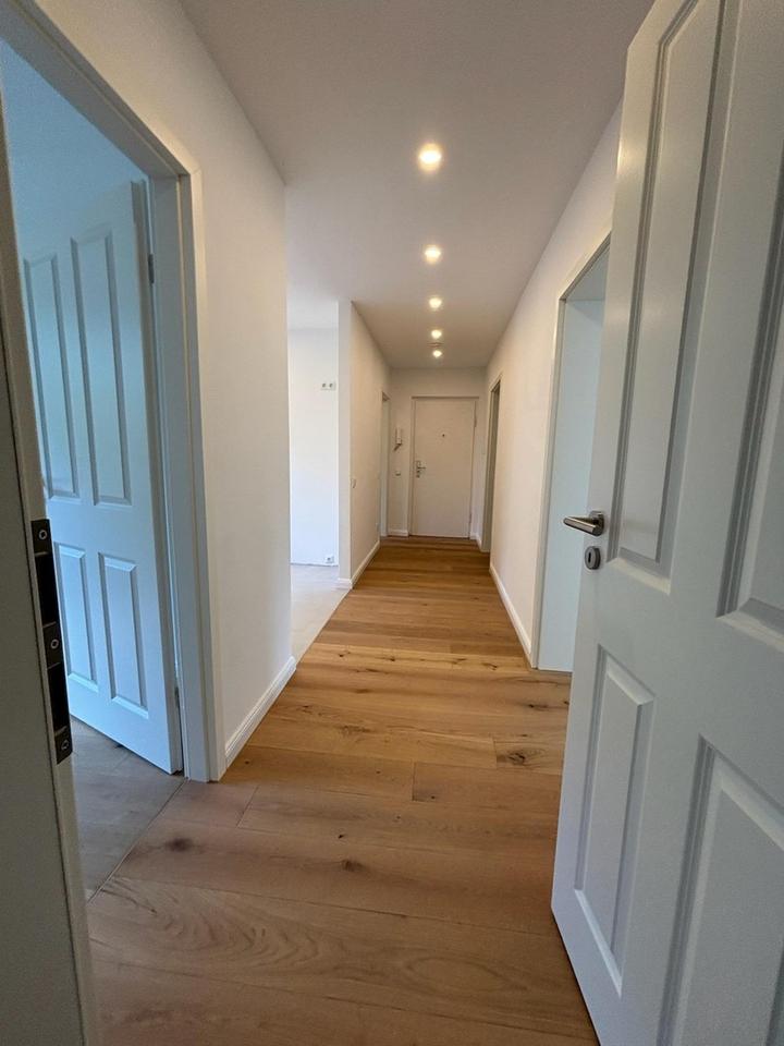 Thumbnail-Kernsanierte Wohnung (Erstbezug) mit 3 Zimmern zu vermieten