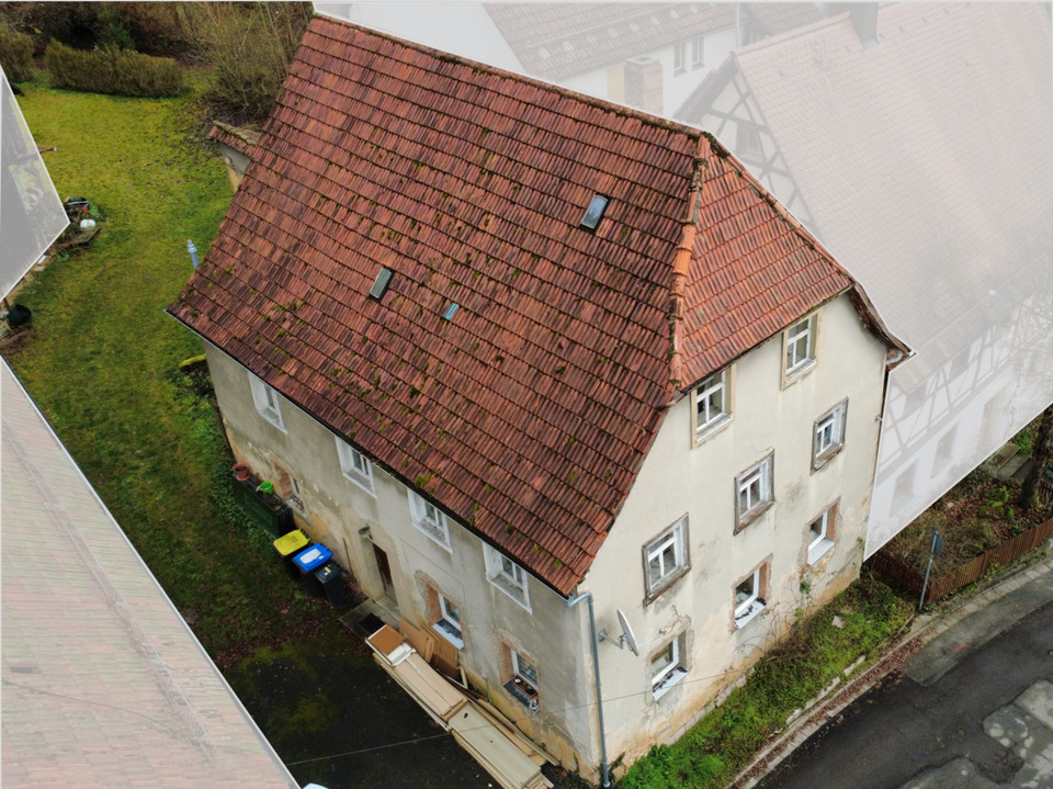 Thumbnail-Denkmalgeschütztes Bauernhaus in Wiesenttal mit Sanierungsbedarf