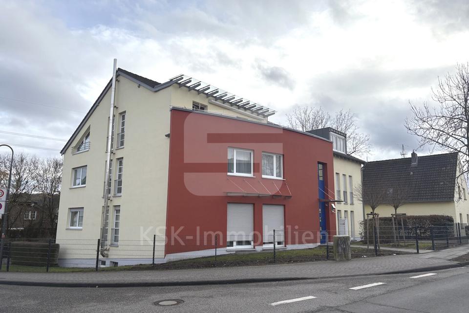 Thumbnail-Exklusive Dachgeschosswohnung mit Parkett, Ankleide, Sonnenterrasse und Garage.