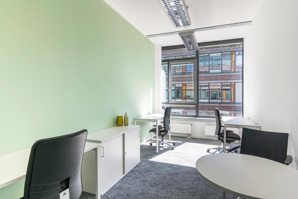 Thumbnail-Privater Büroraum für 5 Person in Regus AOC Hanauer Landstraße