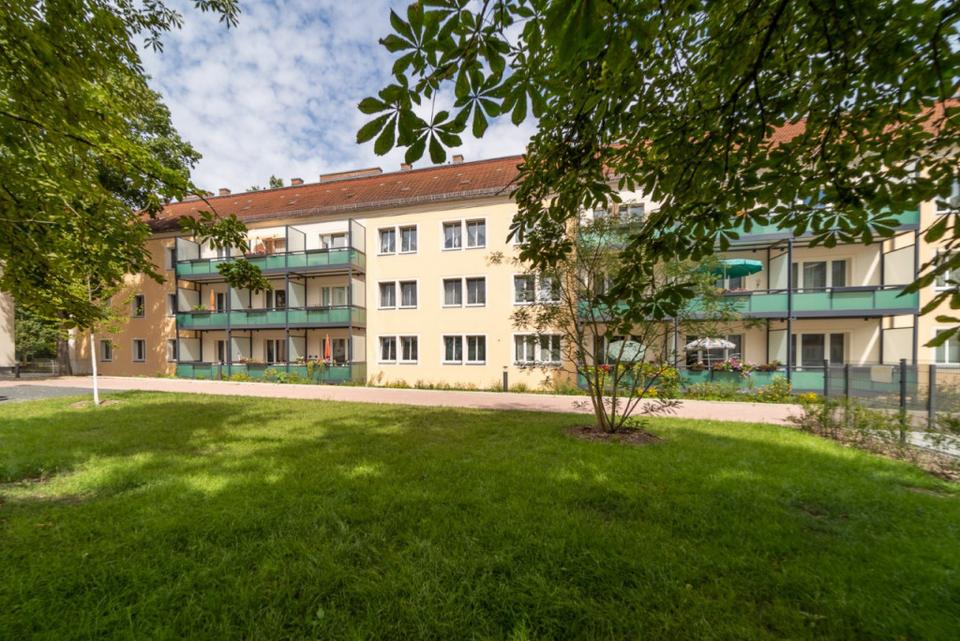 Thumbnail-ruhige 2-Zimmer-Wohnung mit Wintergarten (WBS-pflichtig)