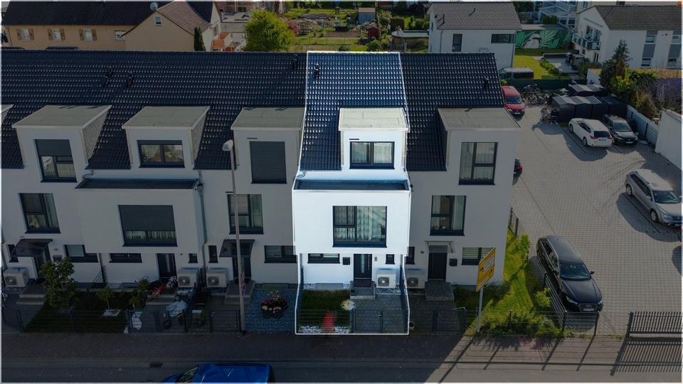 Thumbnail--Provisionsfrei- Schönes 6-Zimmer-Reihenhaus in Hattersheim