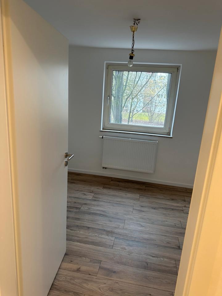 Thumbnail-Schöne Renovierte 2 Zimmer mit Stellplatz Ingolstadt Süd