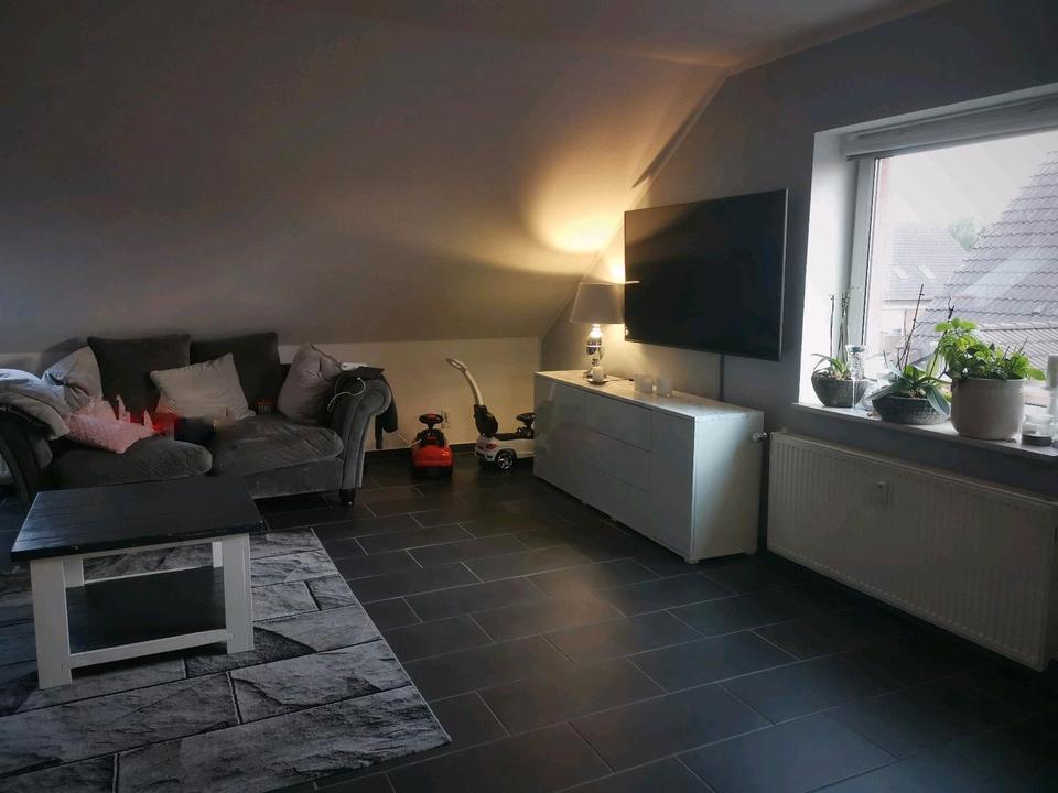 Thumbnail-Helle 4-Zi.-DG-Wohnung (97m²) ruhig + Stellplatz