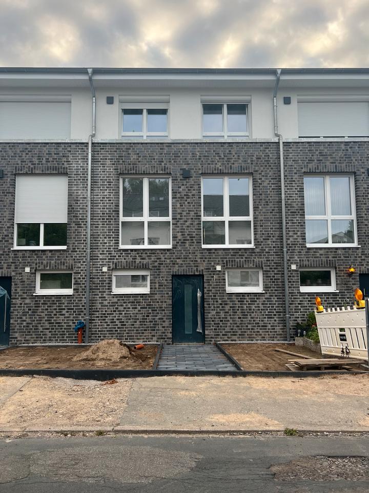 Thumbnail-Reihenmittelhaus 150 qm, 20 qm Dachterrasse, zwei Stellplätze