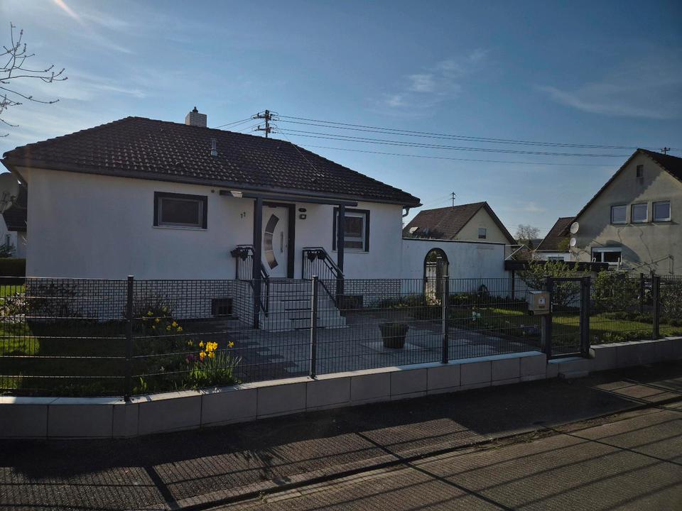 Thumbnail-Einfamilienhaus. Bungalow.