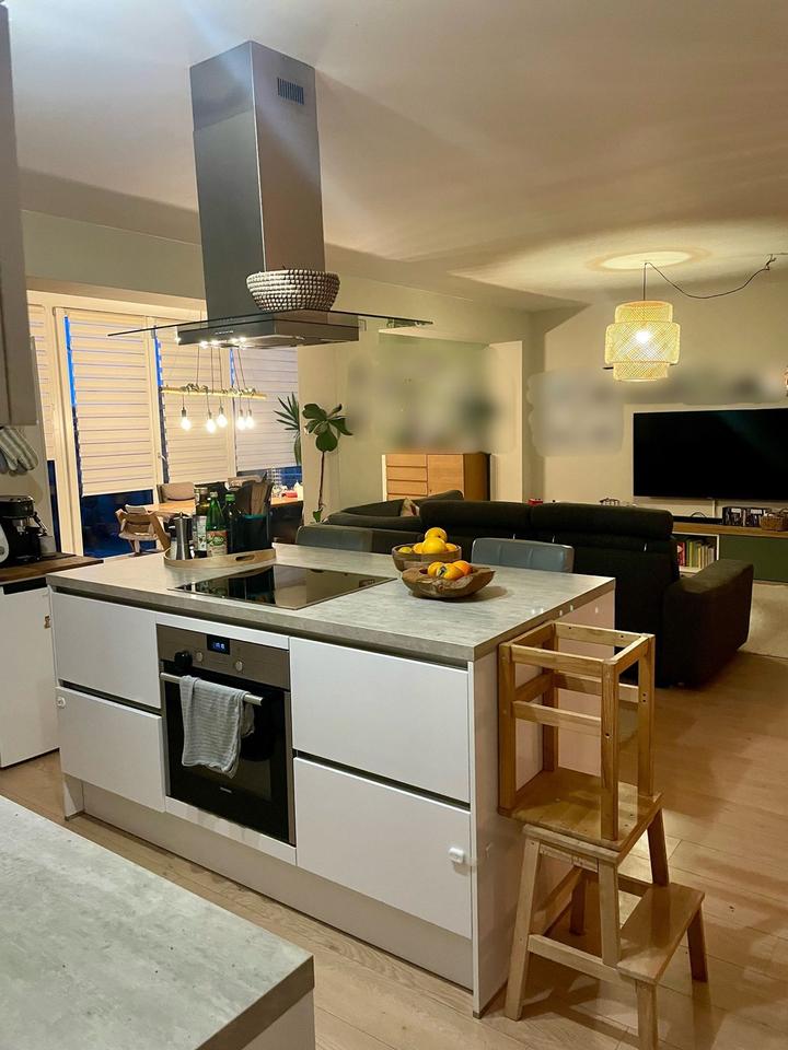 Thumbnail-Großzügige Whg mit offener KücheEss-Wohnzimmer + 2 Zimmer + Bad